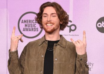 Newcomer Bailey Zimmerman takes two songs and turns them into his first #1