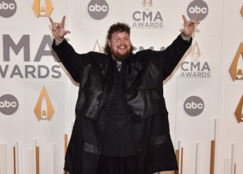 Jelly Roll reflects on the “Cinderella story” that led him to the top of the country charts