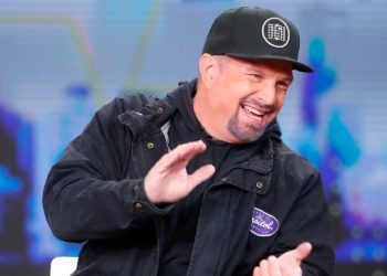 Garth’s getting ready to feed his Friends at his new Nashville honky tonk