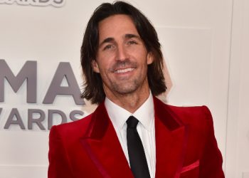 Jake Owen’s “Boots Miss Yours”
