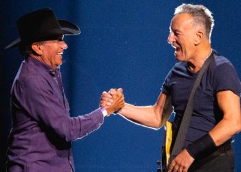 George Strait introduces Bruce Springsteen at Austin show
