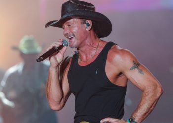 Tim McGraw and Blake Shelton headline California’s Coastal Country Jam
