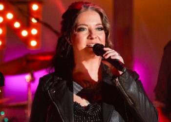 Lainey Wilson visits ‘Lindeville’ for the second of Ashley McBryde’s sold-out Ryman shows