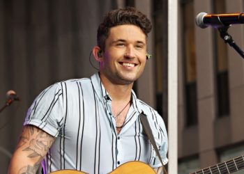 New Michael Ray EP ‘Dive Bars & Broken Hearts’ will showcase his roots