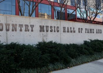 Make your own bandanas at the Country Music Hall of Fame