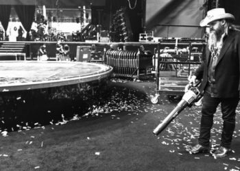 Chris Stapleton puts in the work after winning Entertainer of the Year