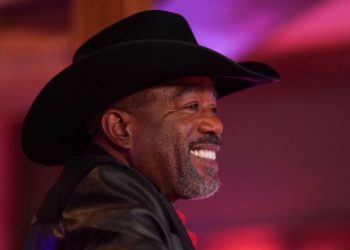 Darius Rucker loves how CMA Fest brings artists + fans together