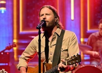 Dierks left his autograph on a baby’s head: “I didn’t want to do it”