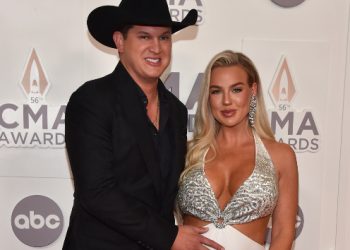 Jon Pardi and wife Summer waltz easily into parenthood