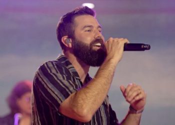Jordan Davis recalls being blown away by Chris Stapleton at CMA Fest