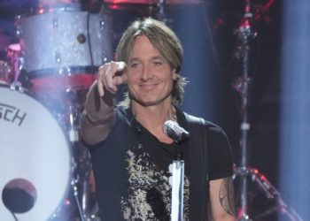 Keith Urban likens CMA Fest to a “summer camp”