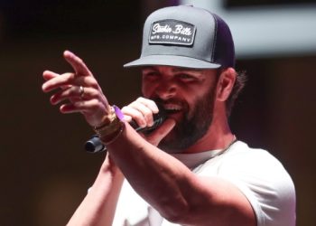Dylan Scott and son Beckett rock the aging filter