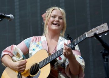 Hailey Whitters’ “Tie’r Down” was inspired by a Trisha Yearwood classic