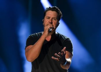 Luke Bryan recounts his early days in Nashville + meeting Vince Gill