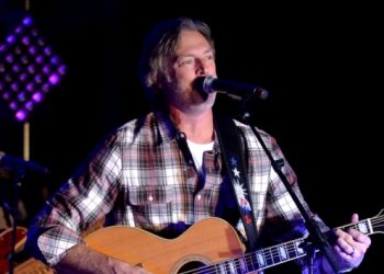 Spend Christmas with Darryl Worley, Deana Carter, Lorrie Morgan + more in Nashville