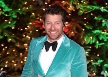 Brett Eldredge to spread festive cheer with 2023 Glow Live Tour