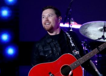 Opry Country Christmas: Scotty, Lady A, Trace + more join lineup