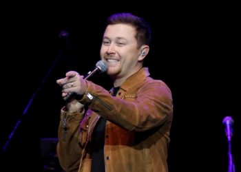 Scotty McCreery plots 2024 Cab in a Solo Tour