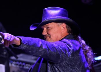 Celebrate ’90s country with Trace Adkins, Jo Dee Messina + more at Scott Hamilton & Friends