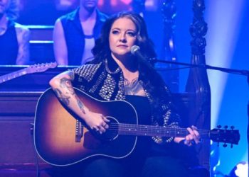 Ashley McBryde on seeing fans sing back her songs: “To say it’s moving is an understatement”