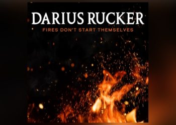 Darius Rucker enjoyed playing detective in “Fires Don’t Start Themselves” video: “I love acting”