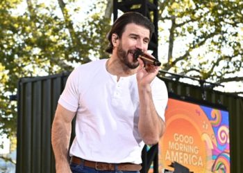 Sam Hunt plots Outskirts Tour 2024