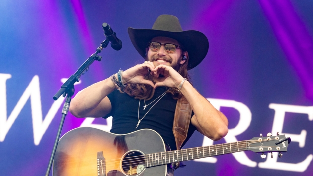 Warren Zeiders loves connecting with fans at shows: “Live show’s my wheelhouse”