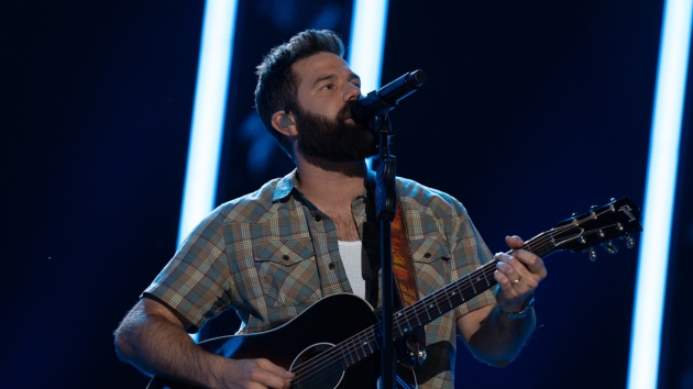 Jordan Davis wonders what if “Good News Sold”