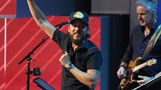 Heres how Chris Janson keeps the positive + “Good Vibes” going