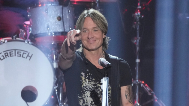 Keith Urbans hosting + headlining Nashvilles NYE special on CBS