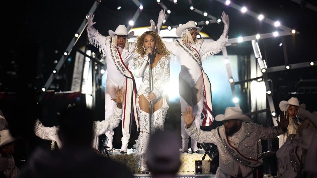 A real-life ho-ho-hoedown: Beyoncé slays Christmas Day halftime show with Post Malone, Shaboozey + more