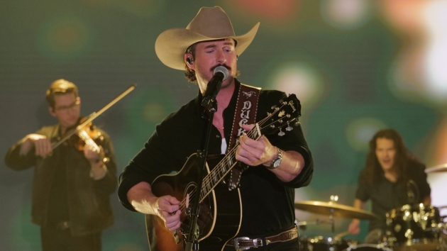 Riley Green fans cant get enough of Damn Country Music on tour