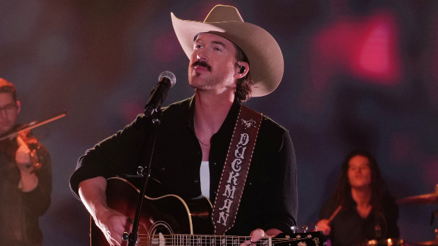 Riley Green honors his grandfathers by giving big money to Folds of Honor