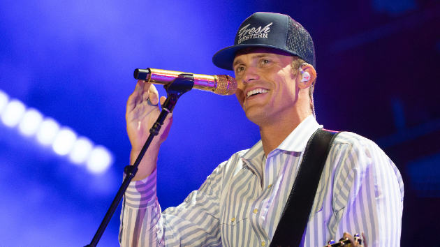 Watch Parker McCollum and Kassi Ashton sing their duet live for the first time
