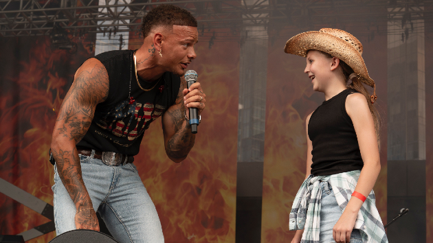 Kane Brown leads the NFL’s post-draft party